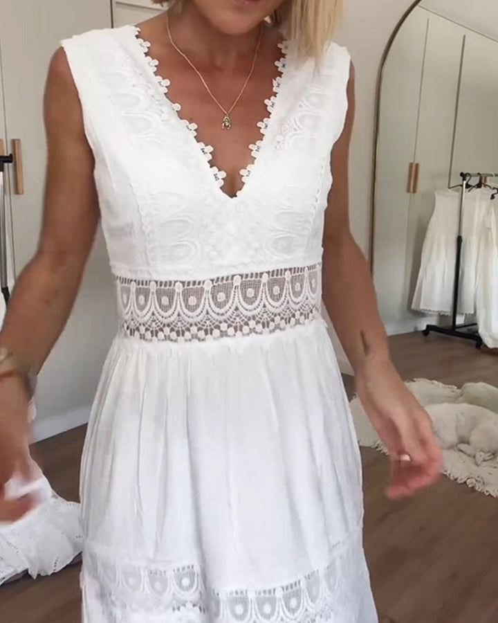 LONA™ | Lace dress with V-neck