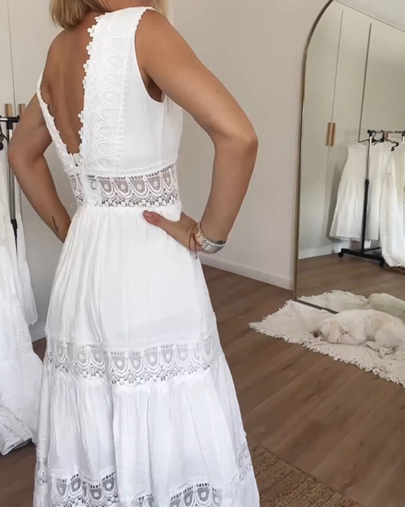 LONA™ | Lace dress with V-neck